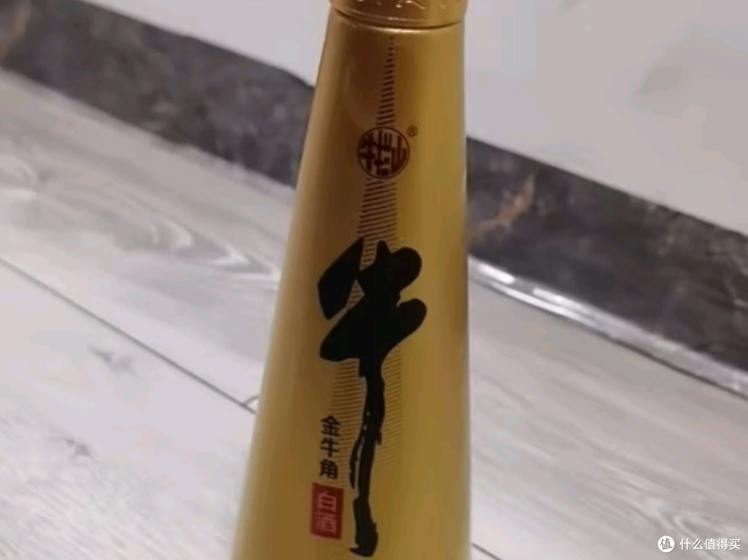牛栏山金牛角尖浓香型白酒:传递年味的醇香之选