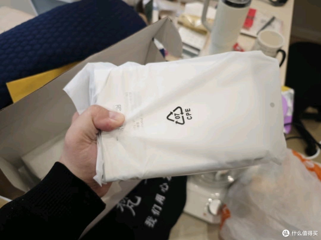忆捷12TB 移动硬盘：桌面级存储解决方案，Type-C 3.1高速传输