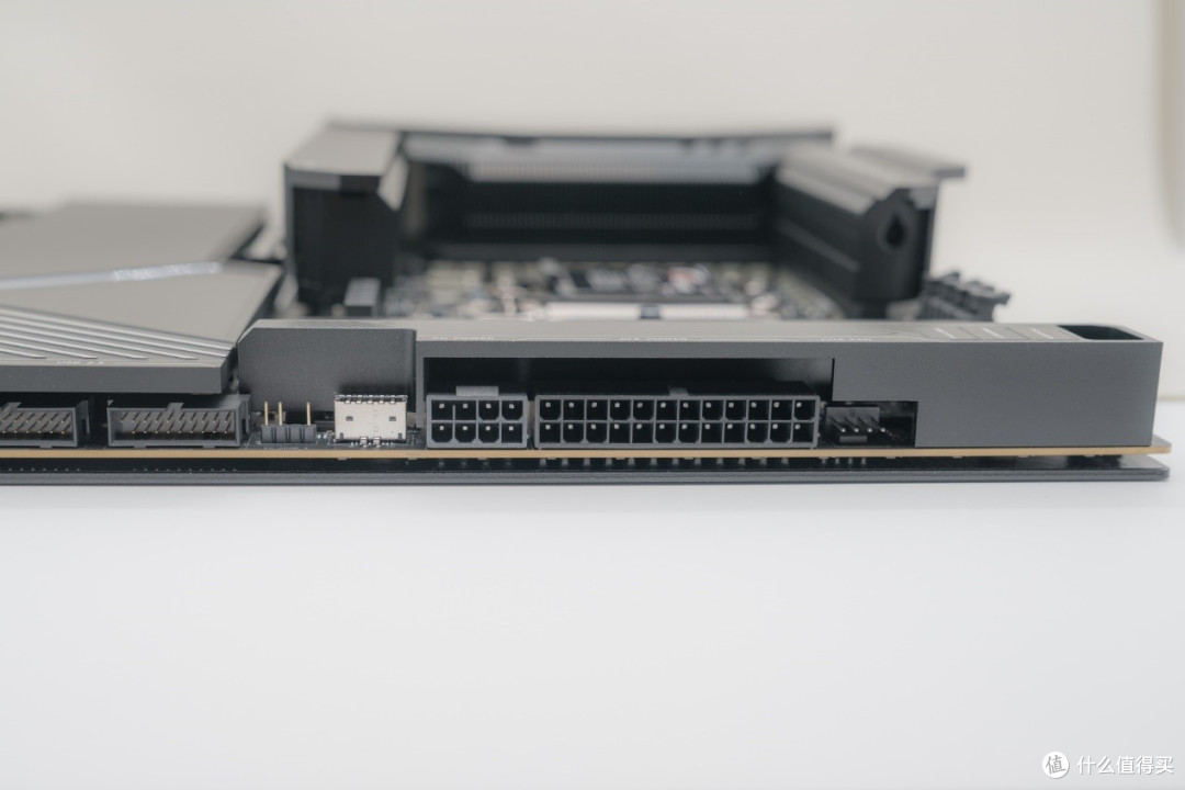 旗舰也讲性价比——七彩虹iGame Z890 Vulcan X主板评测