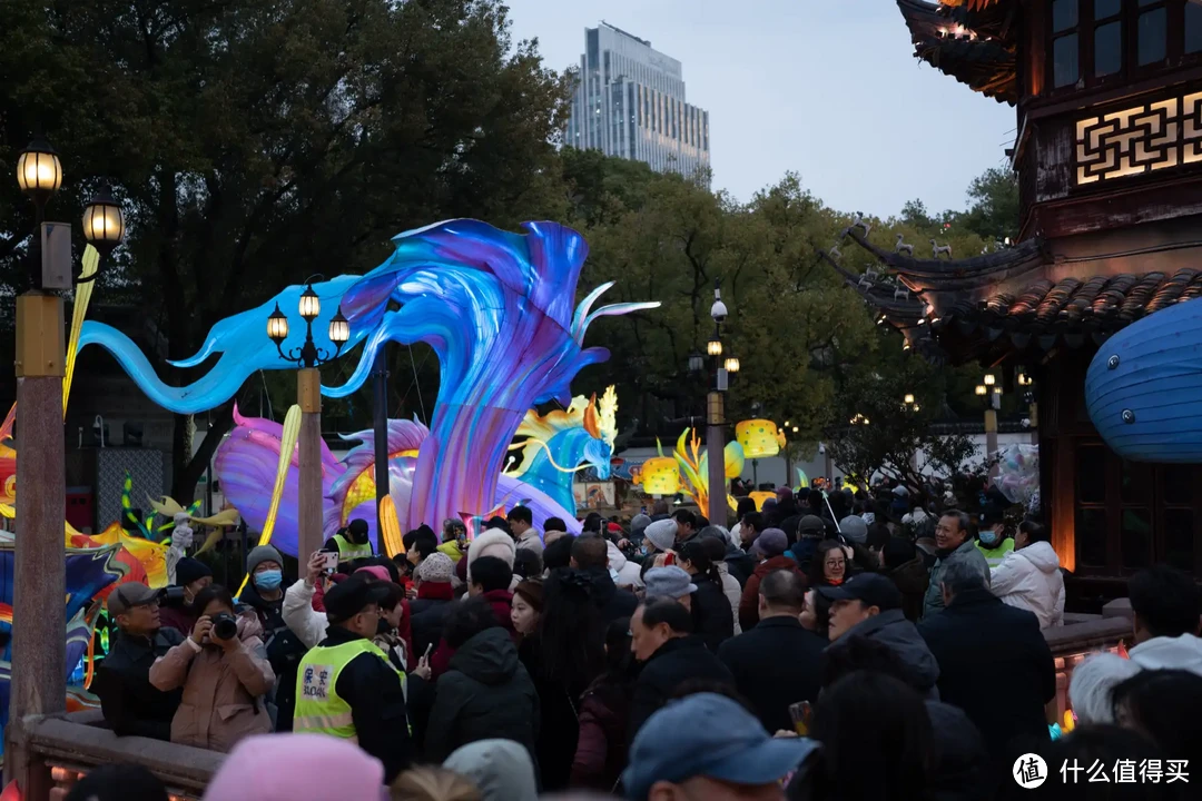 传统新年必不可少的仪式感！逛庙会、赏灯会，点亮你的新春之夜