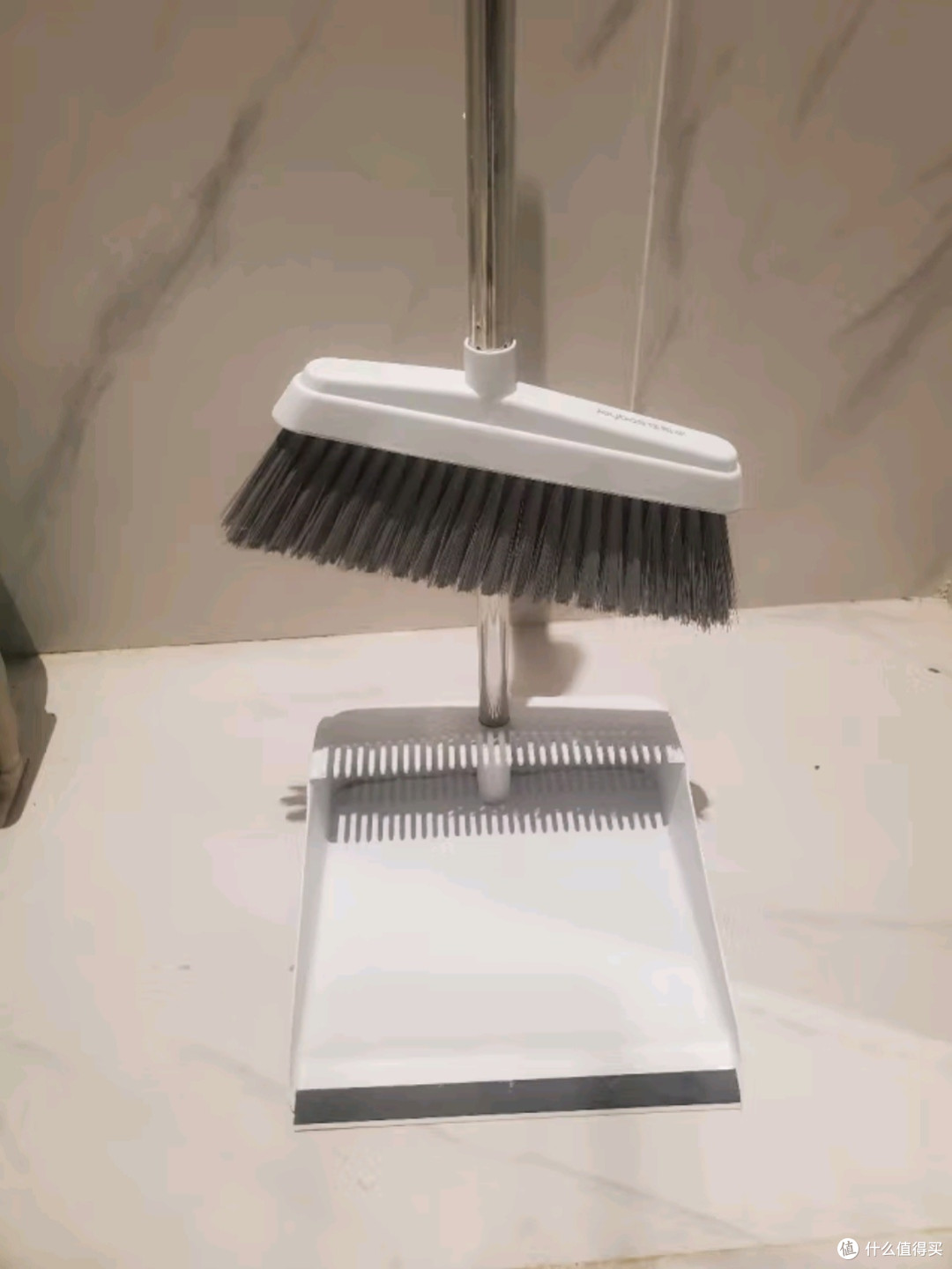 佳帮手扫把簸箕套装：家用清洁的高效选择