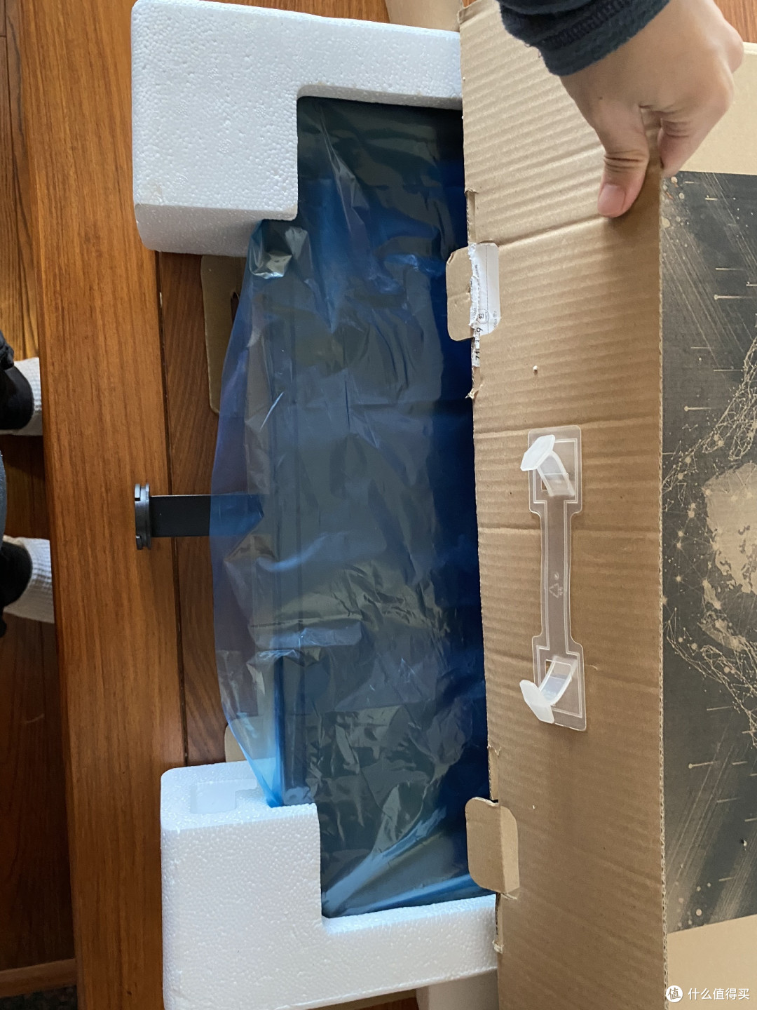 299元的显示器竟然还带有一线通功能,可能合适的搭配我们的手机进入大屏系统