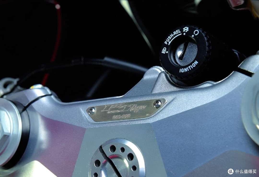 2014款MV Agusta F3 800 AGO特别版高性能跑车摩托车