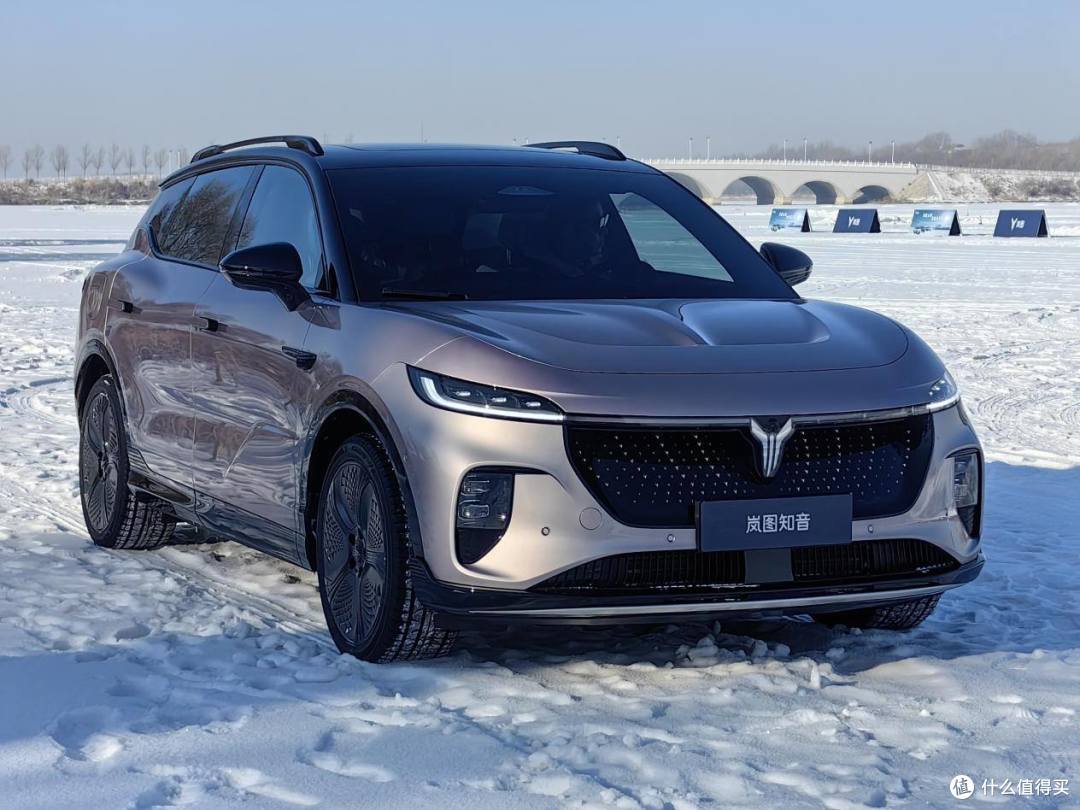 岚图知音冰雪试驾,后驱新能源车玩赛道能稳吗?