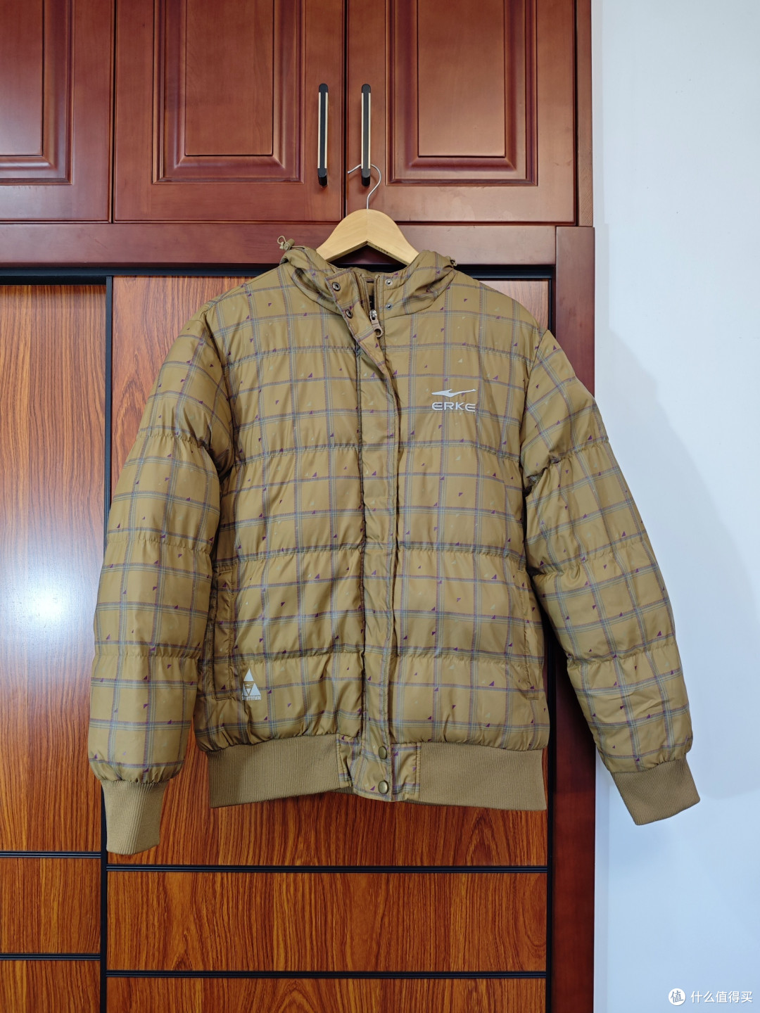 想不到这件鸿星尔克的棉衣竟然比羽绒服还暖和。