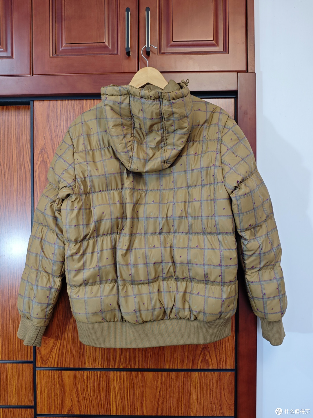 想不到这件鸿星尔克的棉衣竟然比羽绒服还暖和。