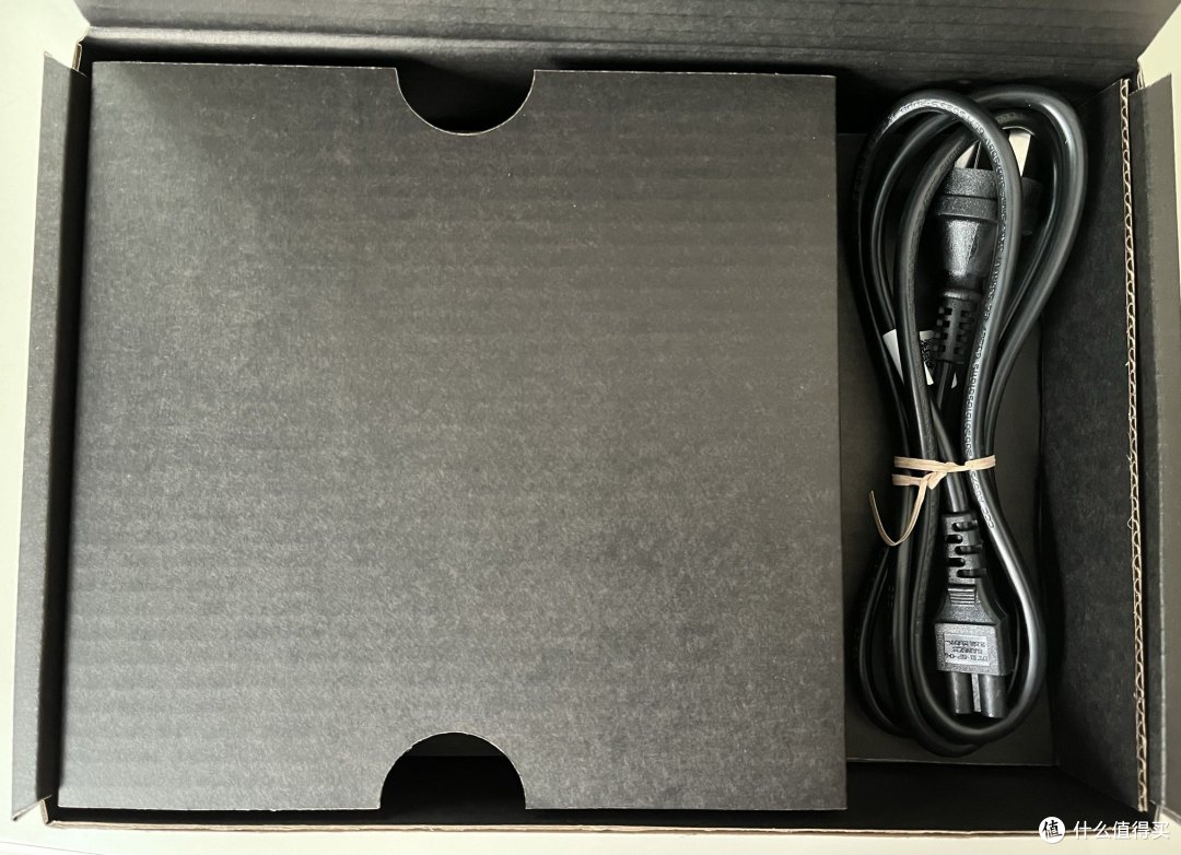 最好的27寸2k显示器之一,AOC爱攻AG275QXPD 1500元价位难逢敌手