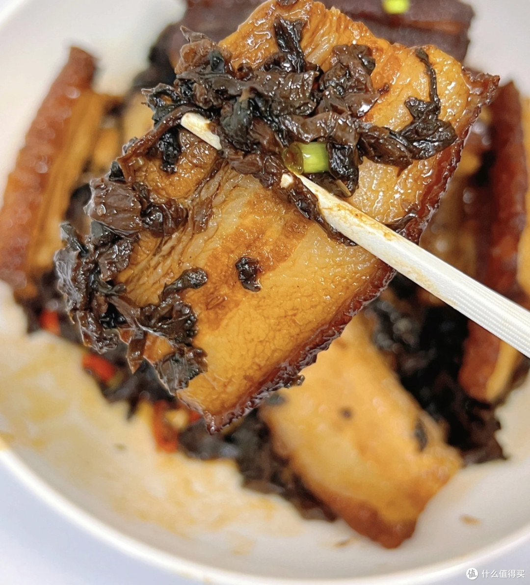 梅菜扣肉煲的温情滋味