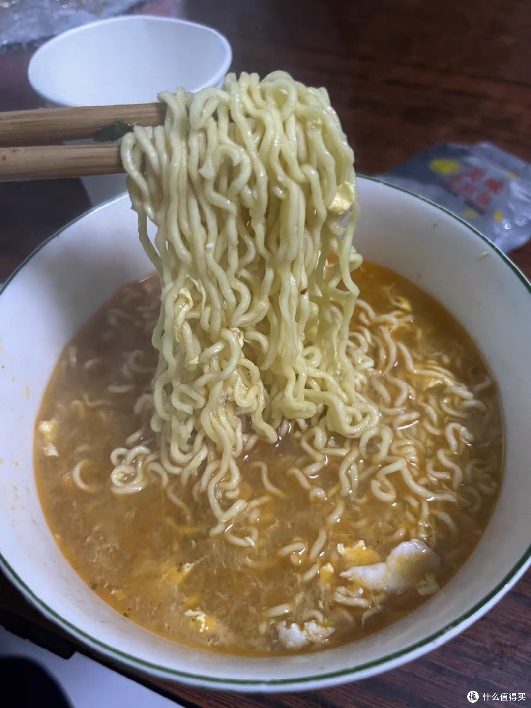 康师傅酸辣牛肉面，好吃到停不下来！