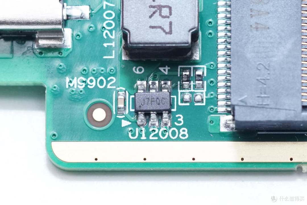 拆解报告:极空间私有云T2