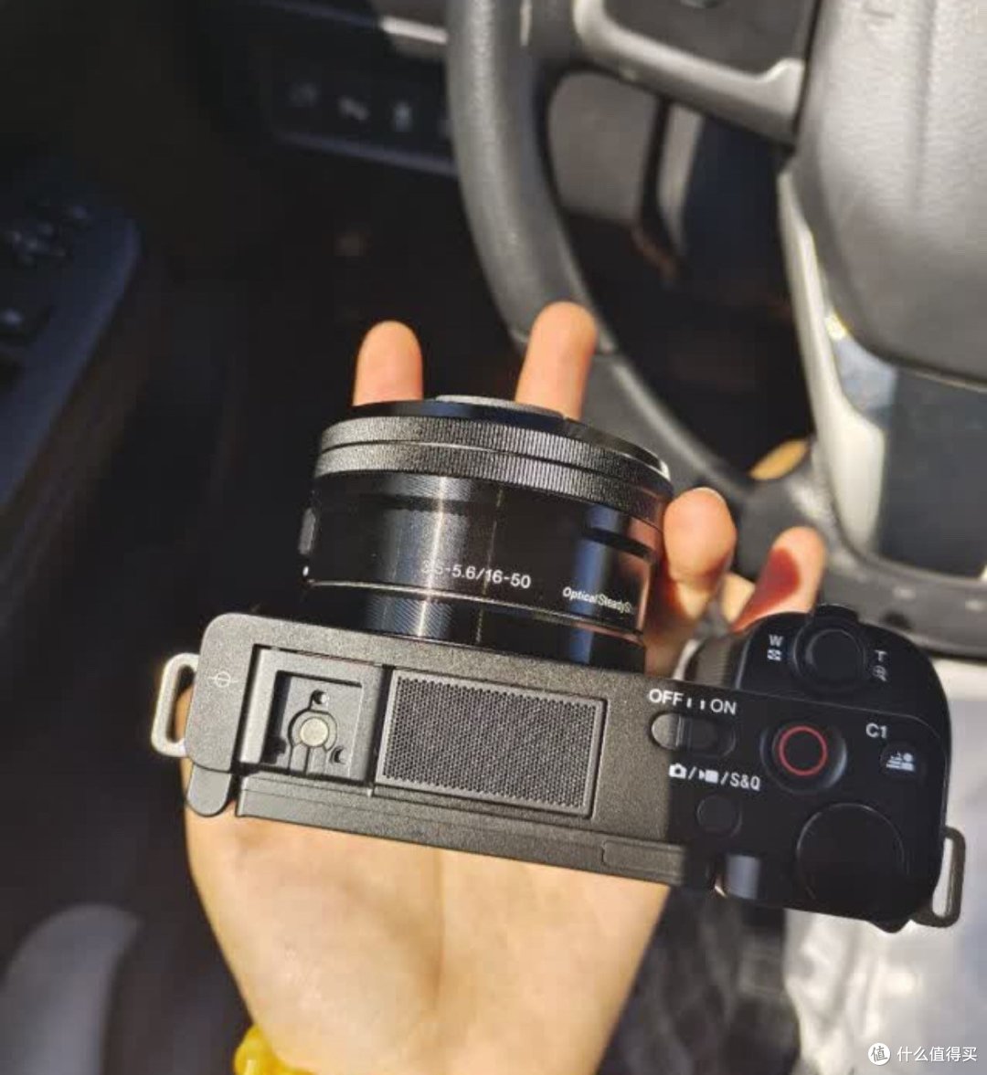 索尼(SONY)ZV-E10L 半画幅微单相机 标准镜头套装 精准对焦