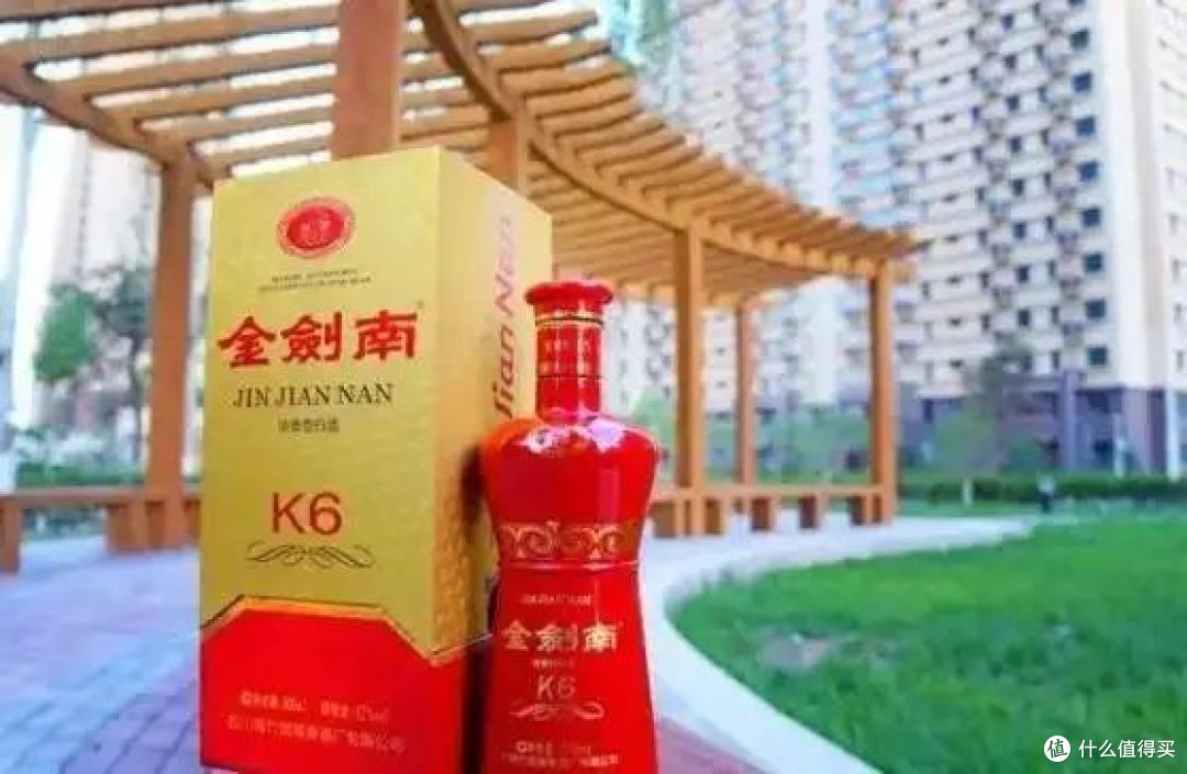 酱香酒和浓香酒的区别，哪种好喝？