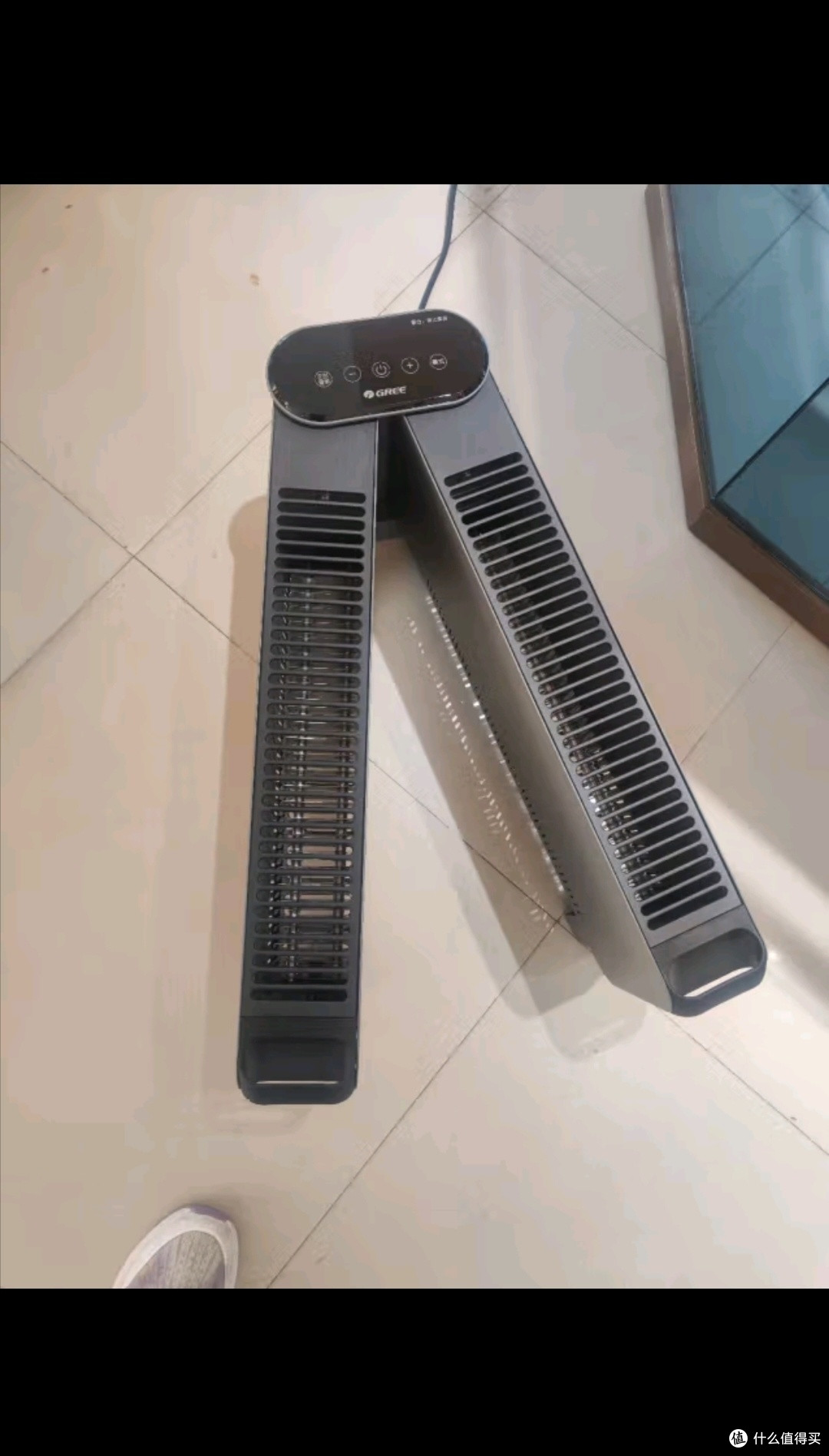 格力(GREE)【金榜单品】折叠踢脚线取暖器家用大面积电暖器遥控