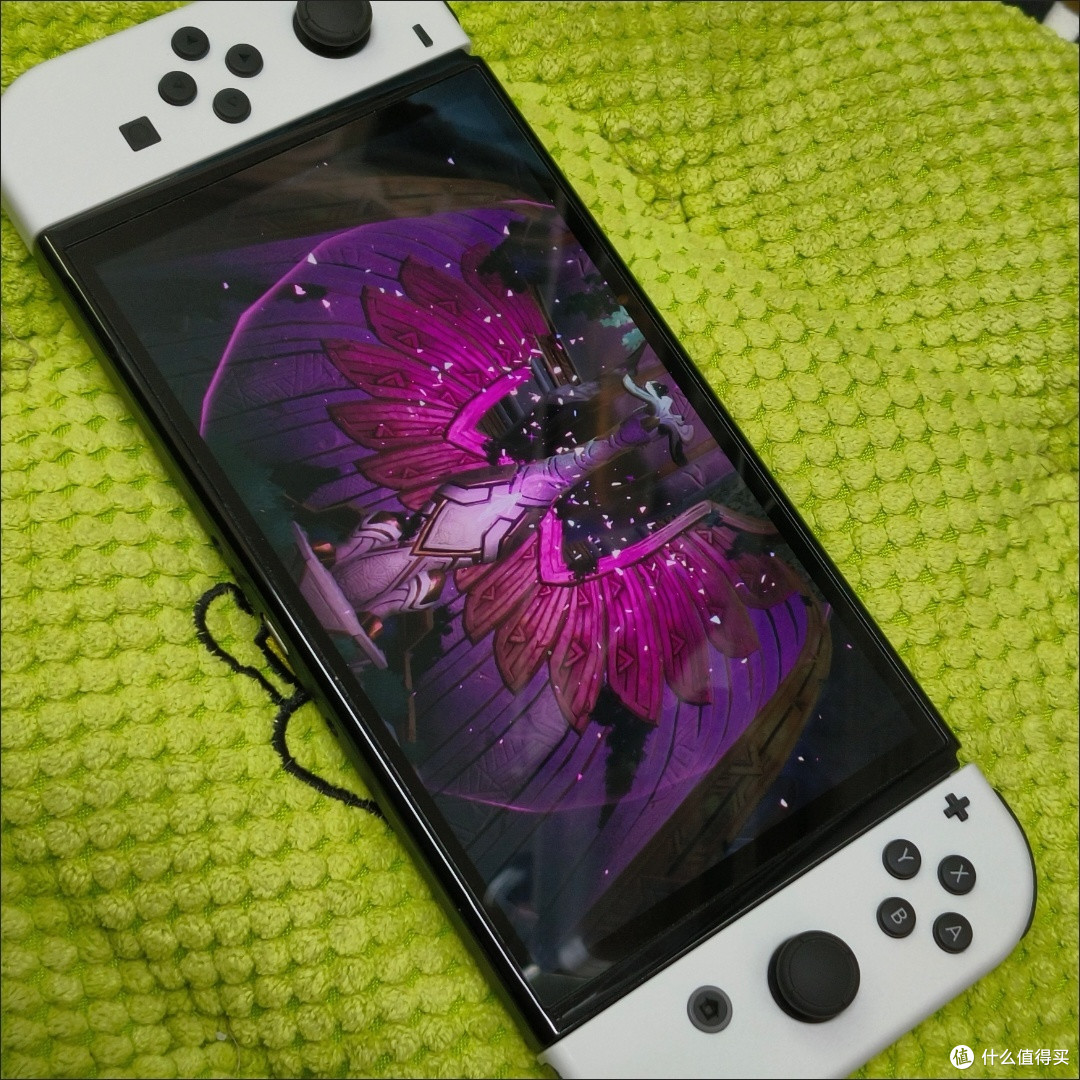 任天堂 Switch OLED 日版白色:游戏世界的新宠