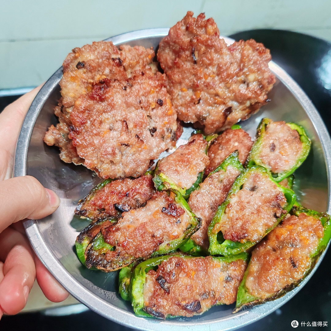 大人吃辣椒，儿子吃肉肉