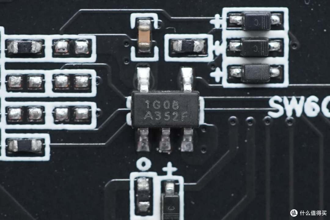 拆解报告：MINISFORUM铭凡显卡拓展坞DEG1