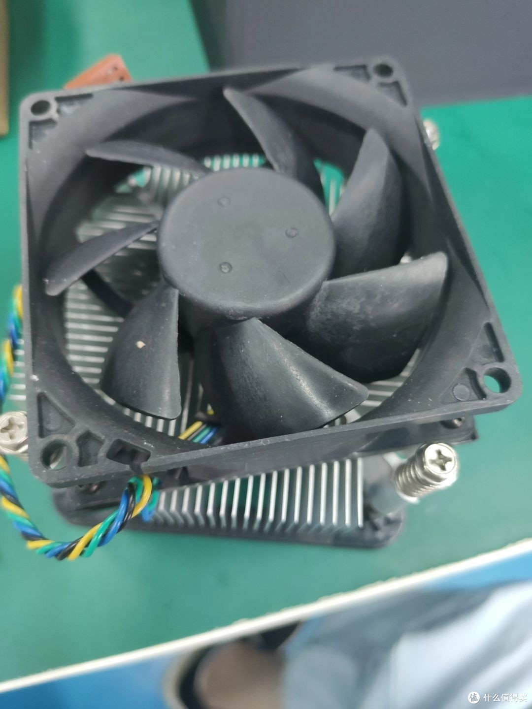 250 元主机测评:穷鬼垃圾佬的办公利器