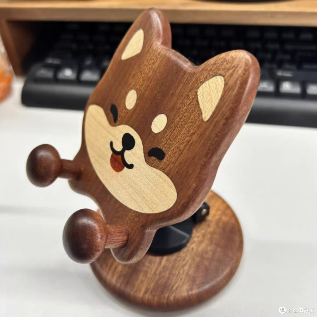 可爱的实木手机支架，可以折叠，轻松携带