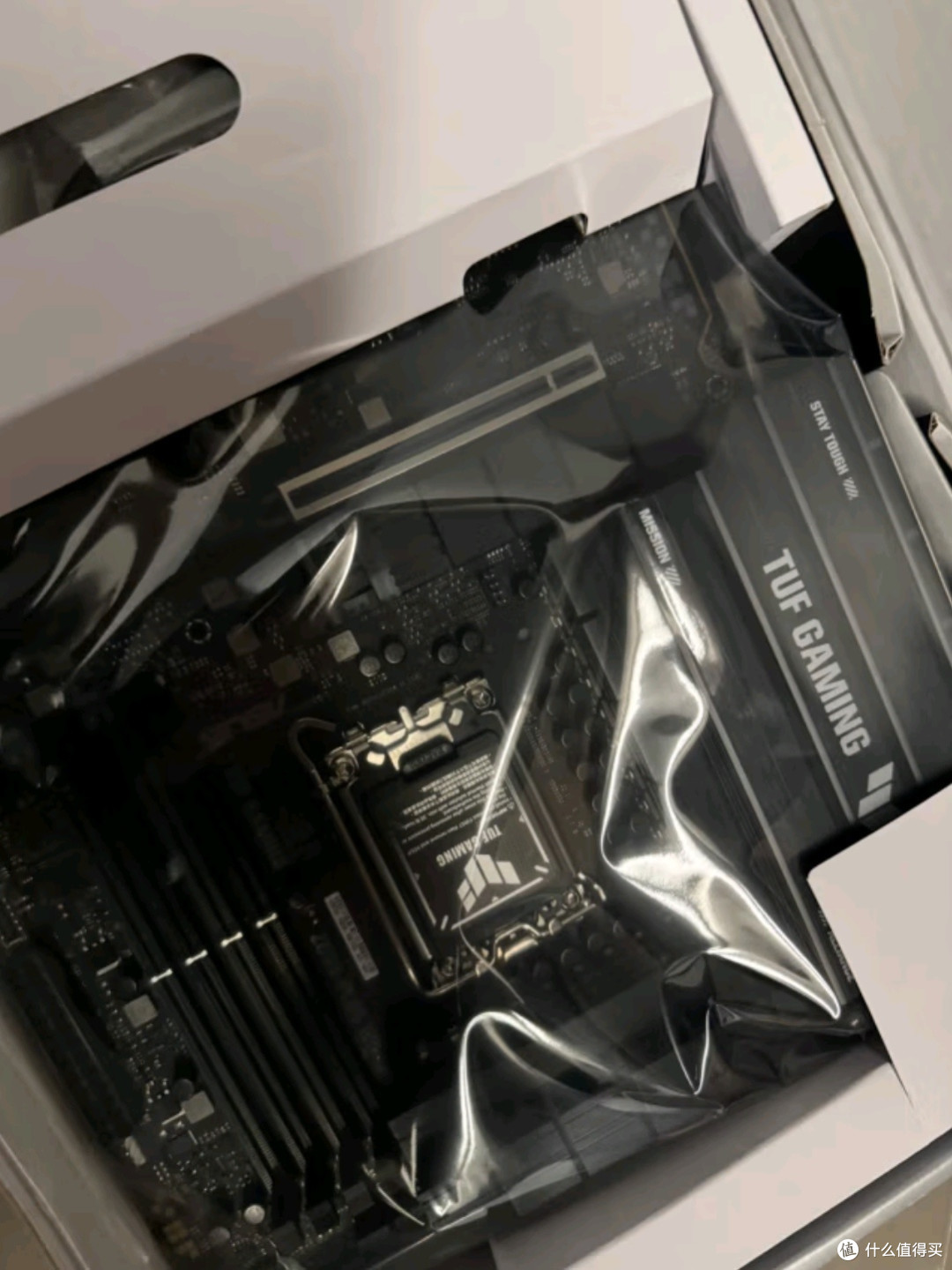 华硕TUF GAMING Z890 WIFI主板:高性能游戏与创作的理想基石