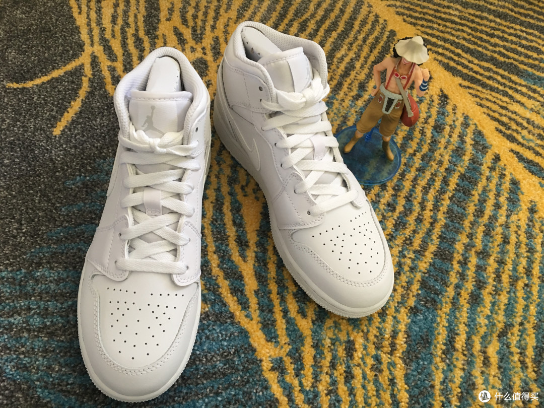 来自2018年的AIR JORDAN 1 MID BG晒单