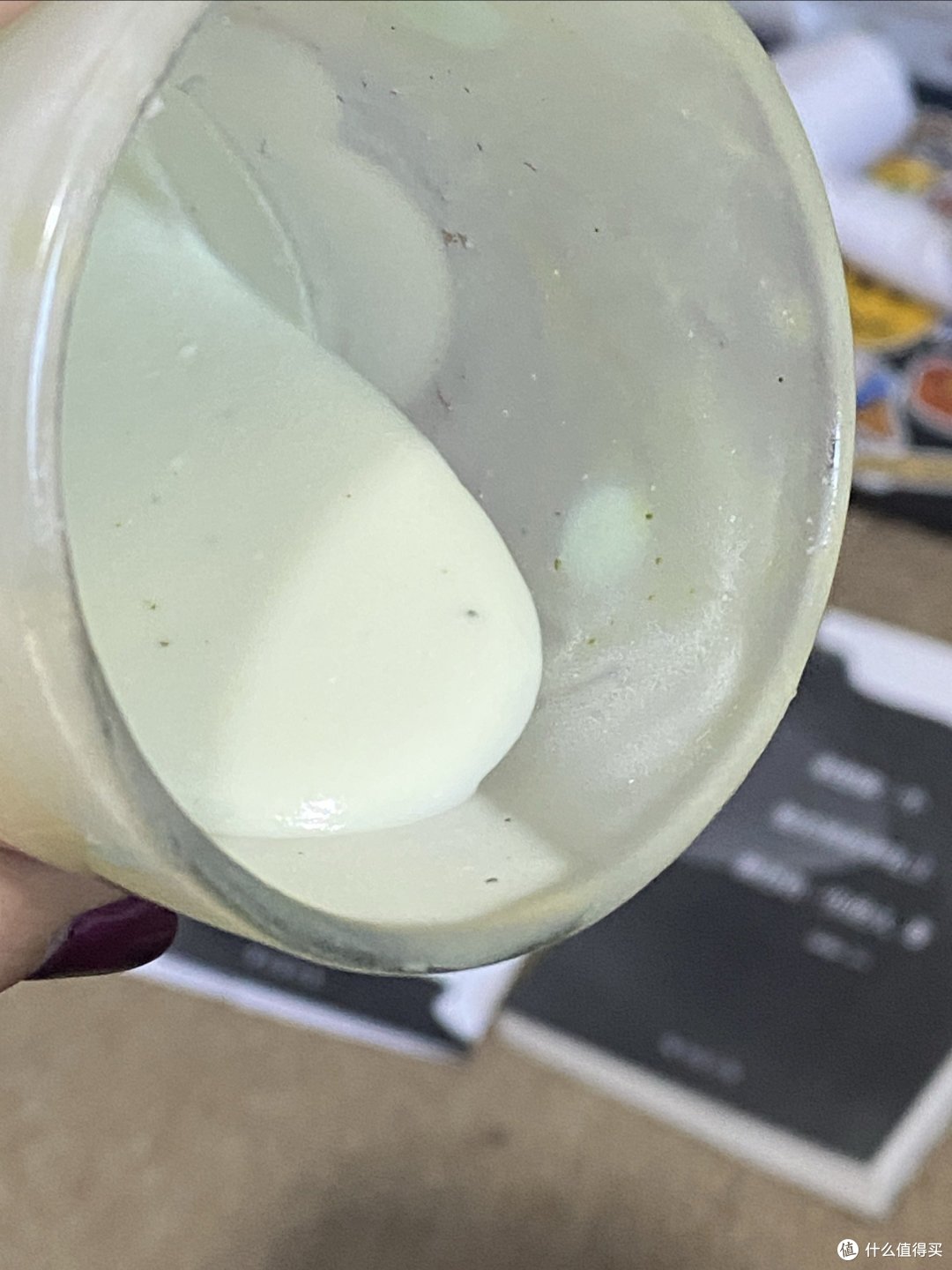 加了抹茶粉之后，感觉味道有一点点的苦呢，但是自己做的酸奶