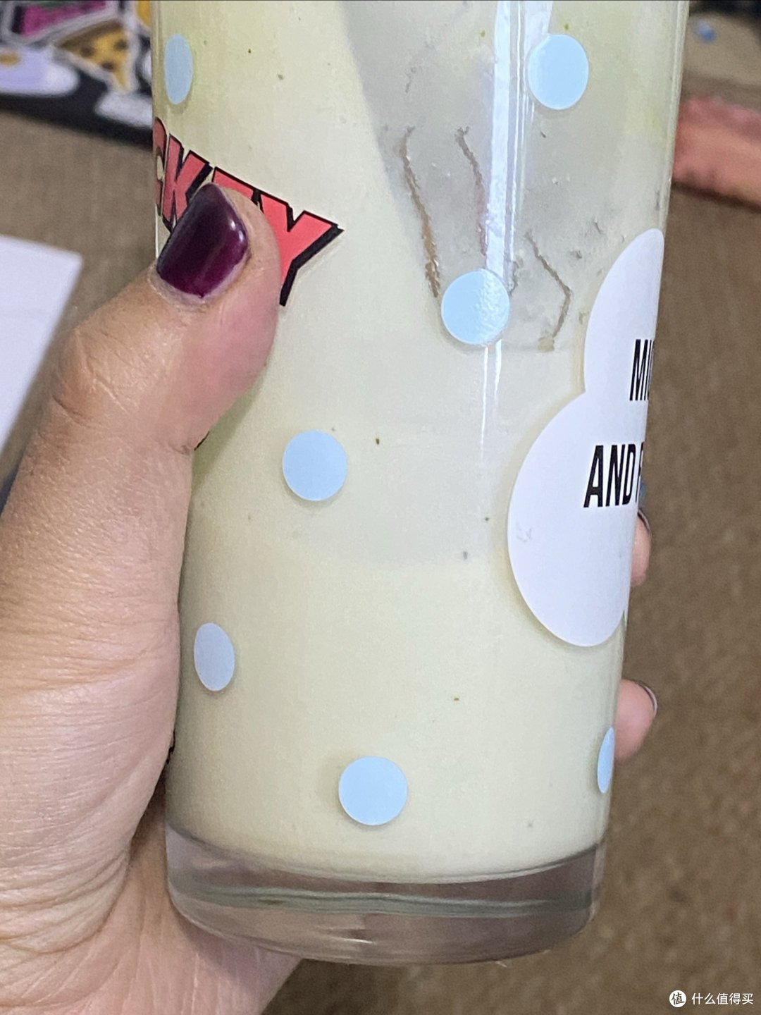 加了抹茶粉之后，感觉味道有一点点的苦呢，但是自己做的酸奶
