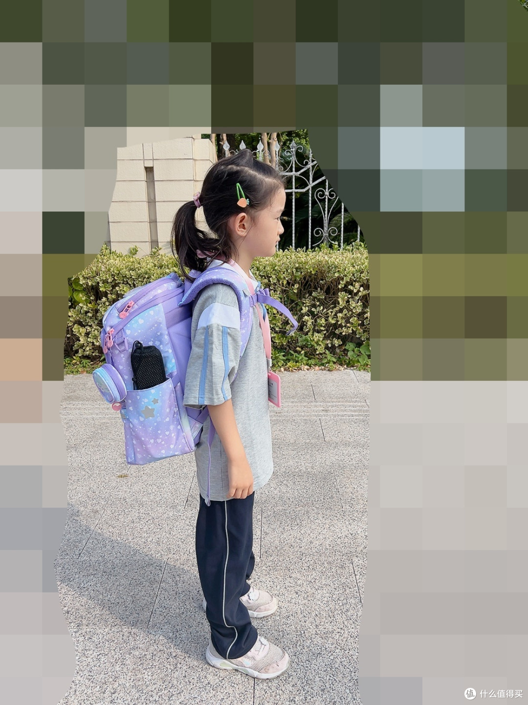 又到春节送礼时,给上学的孩子们送个「包您满意」的护脊书包