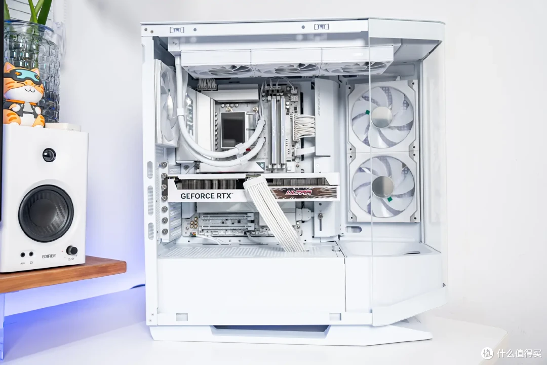 超炫白色海景房,技嘉X870E冰雕+9800X3D+骨伽星舰FV270装机