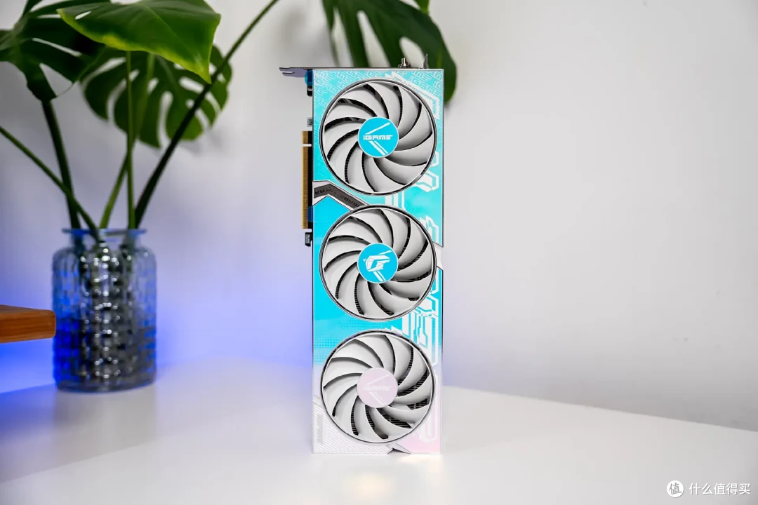 超炫白色海景房,技嘉X870E冰雕+9800X3D+骨伽星舰FV270装机