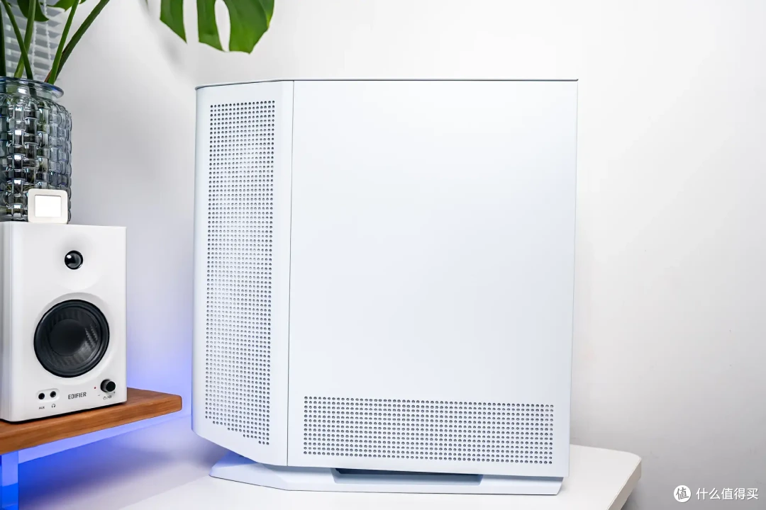 超炫白色海景房,技嘉X870E冰雕+9800X3D+骨伽星舰FV270装机