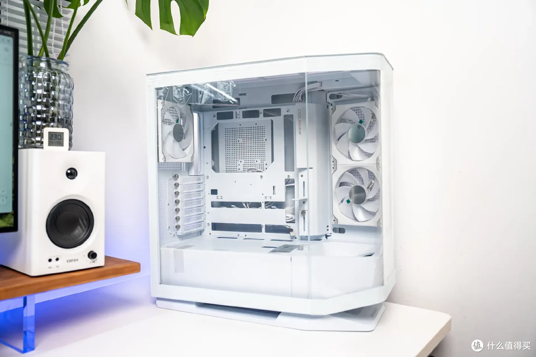 超炫白色海景房,技嘉X870E冰雕+9800X3D+骨伽星舰FV270装机