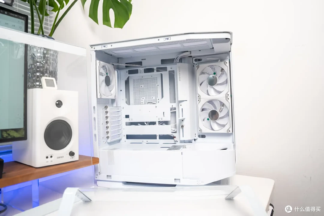 超炫白色海景房,技嘉X870E冰雕+9800X3D+骨伽星舰FV270装机
