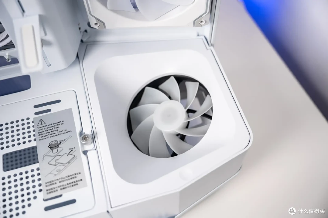 超炫白色海景房,技嘉X870E冰雕+9800X3D+骨伽星舰FV270装机