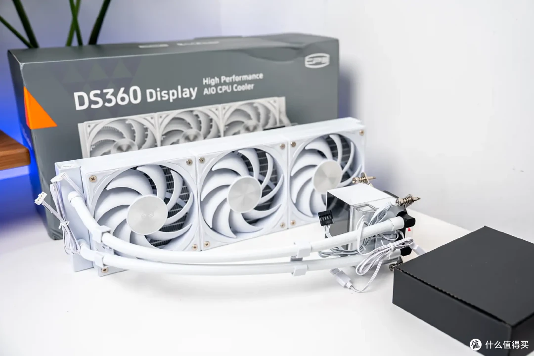 超炫白色海景房,技嘉X870E冰雕+9800X3D+骨伽星舰FV270装机