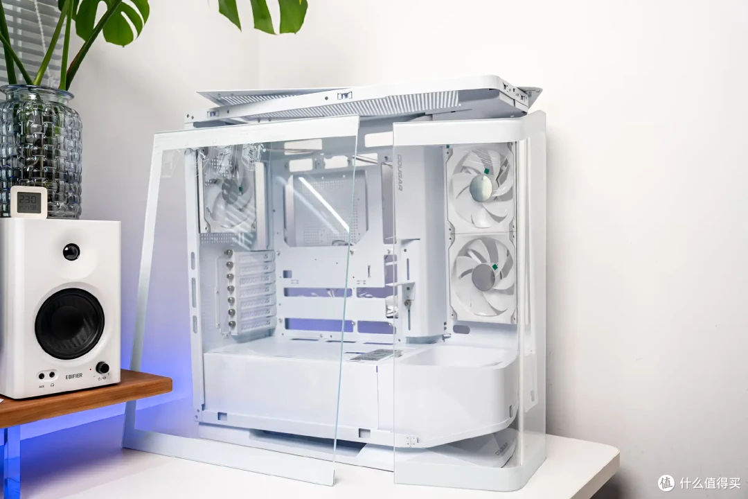 超炫白色海景房,技嘉X870E冰雕+9800X3D+骨伽星舰FV270装机