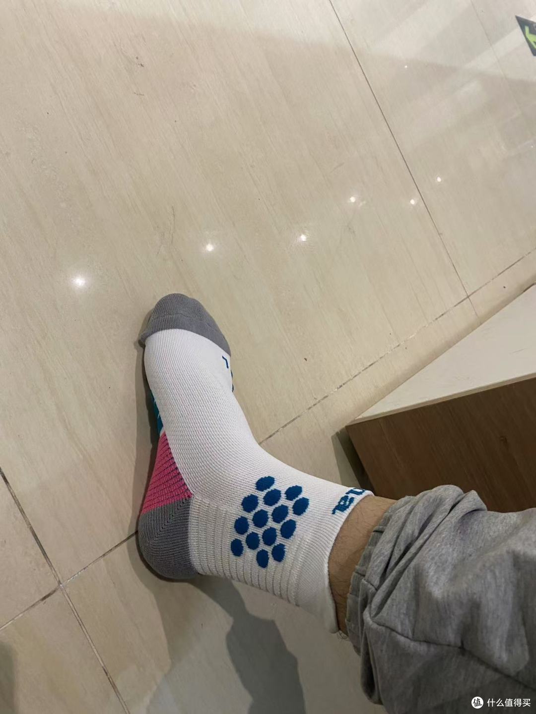 跑步袜子有讲究吗 应该穿什么样的袜子