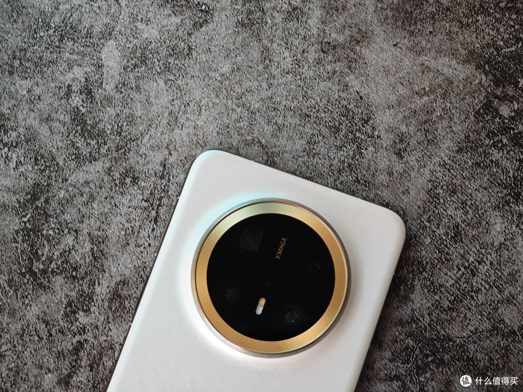 横评|华为Mate70 Pro+ 小米15 Pro全方位对比 强弱一目了然