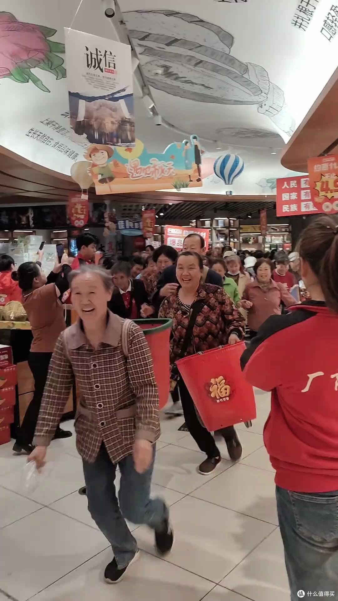 临近春节,这5种年货最好提前买,超市员工透露:年末会大涨价