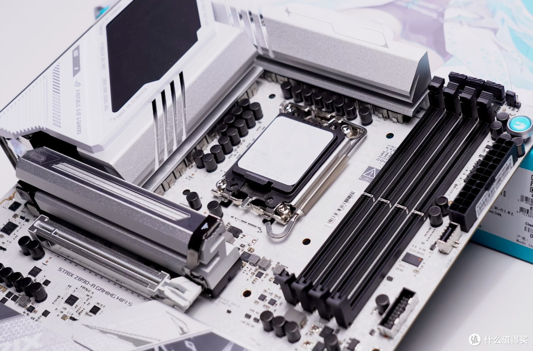 🌟 华硕ROG STRIX Z890-A GAMING WIFI S吹雪主板：颜值与性能的结合