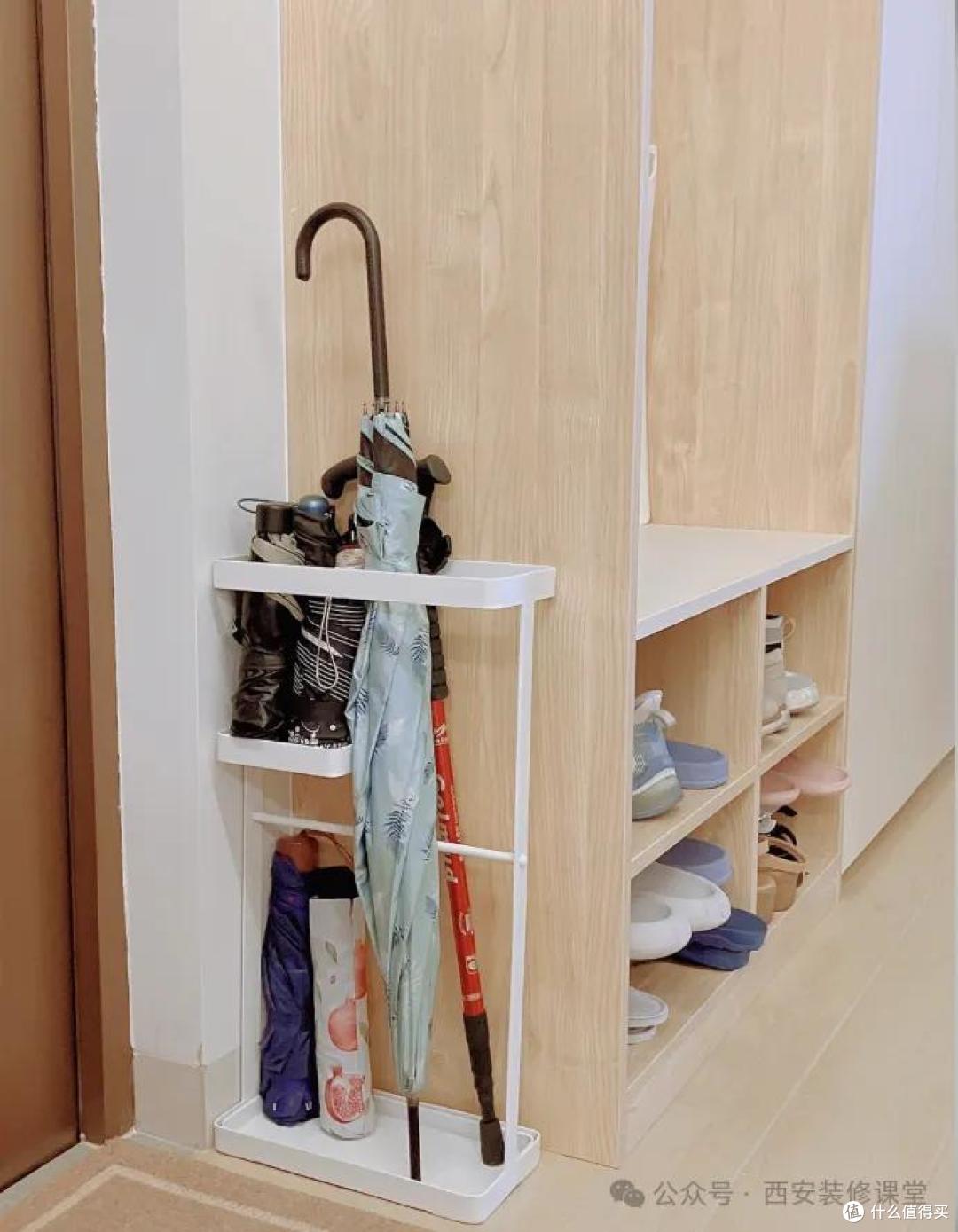 如何巧妙收纳不常用雨伞,省时又省力?