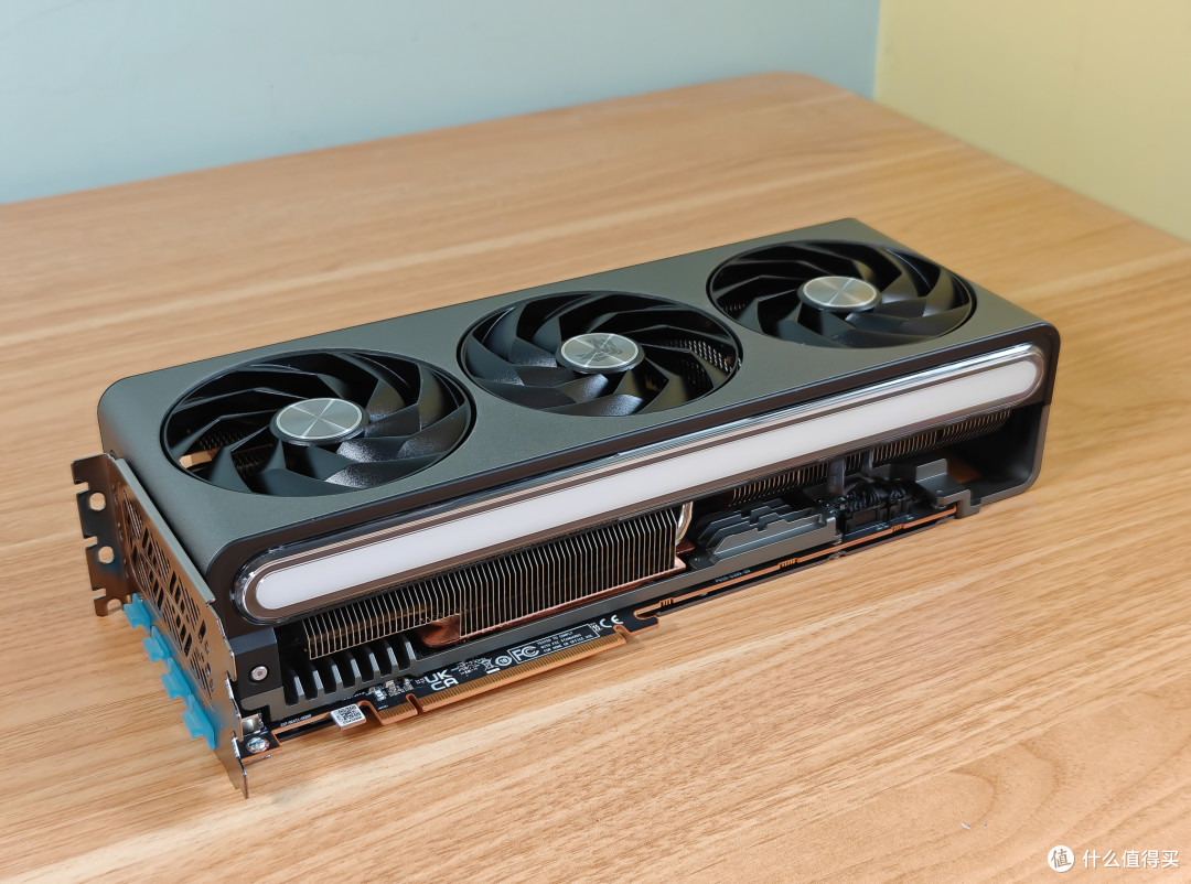 游戏与AI兼得,台式和迷你双用,全能显卡蓝宝石RX 7900XTX让你飞