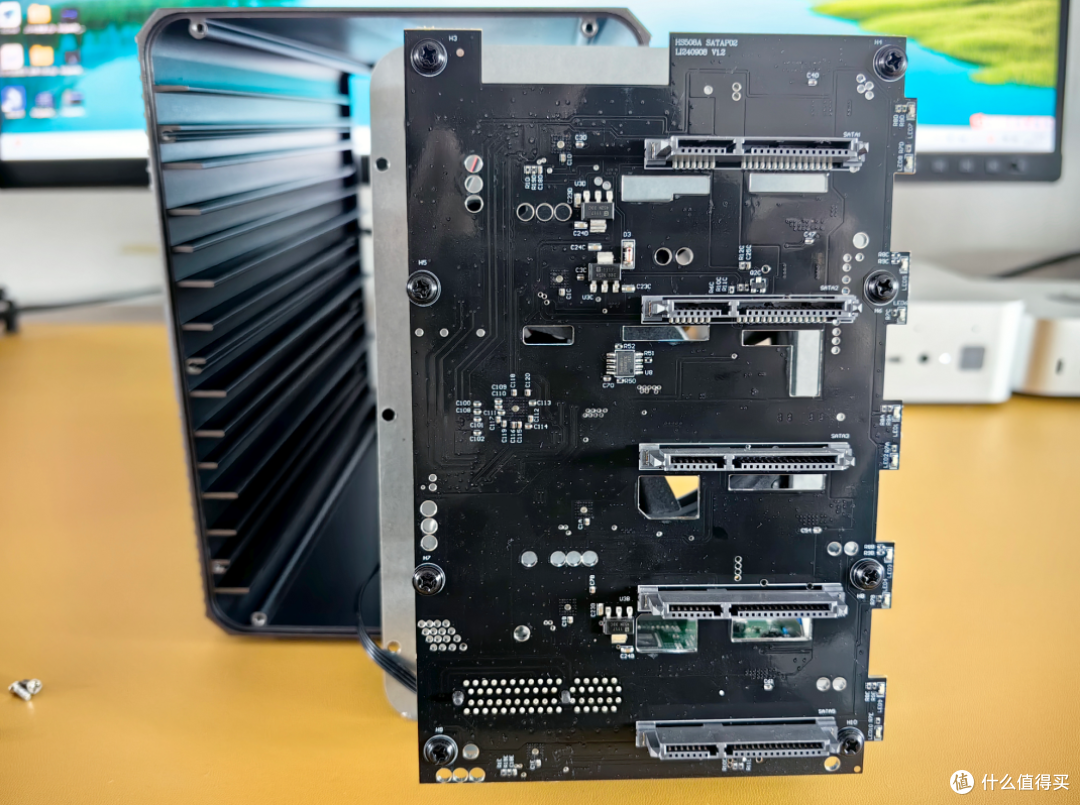 【10Gbps/5盘位】专为fnOS而设计,飞牛FD5 硬盘柜体验报告