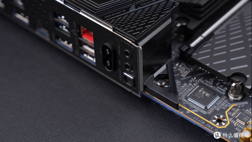 电竞品质，超强性能：技嘉B860M AORUS PRO WIFI7评测