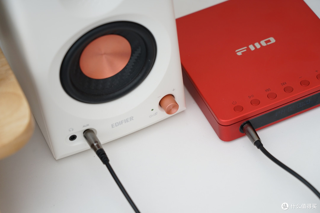 不只玩得是情怀、更是对音乐的爱好:FiiO飞傲DM13便携CD机分享