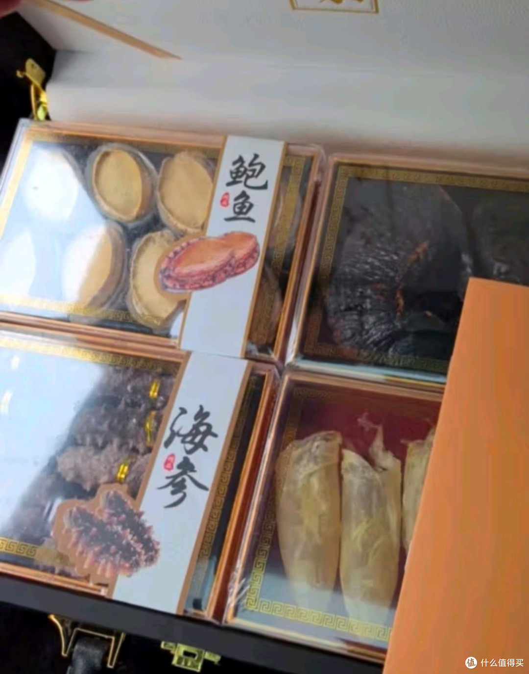 小甄菌鲜山珍海味六拼棕色礼盒:过年送礼的绝佳选择