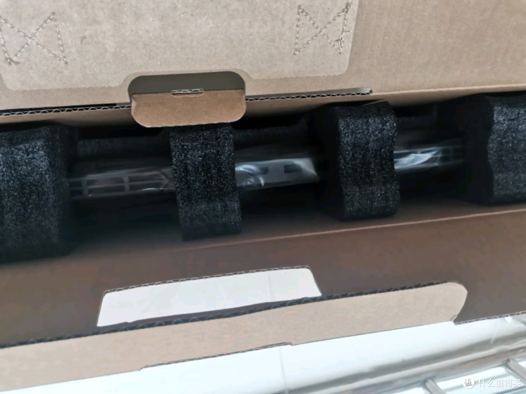 拯救者R9000P电竞游戏本:性能巅峰,游戏无界