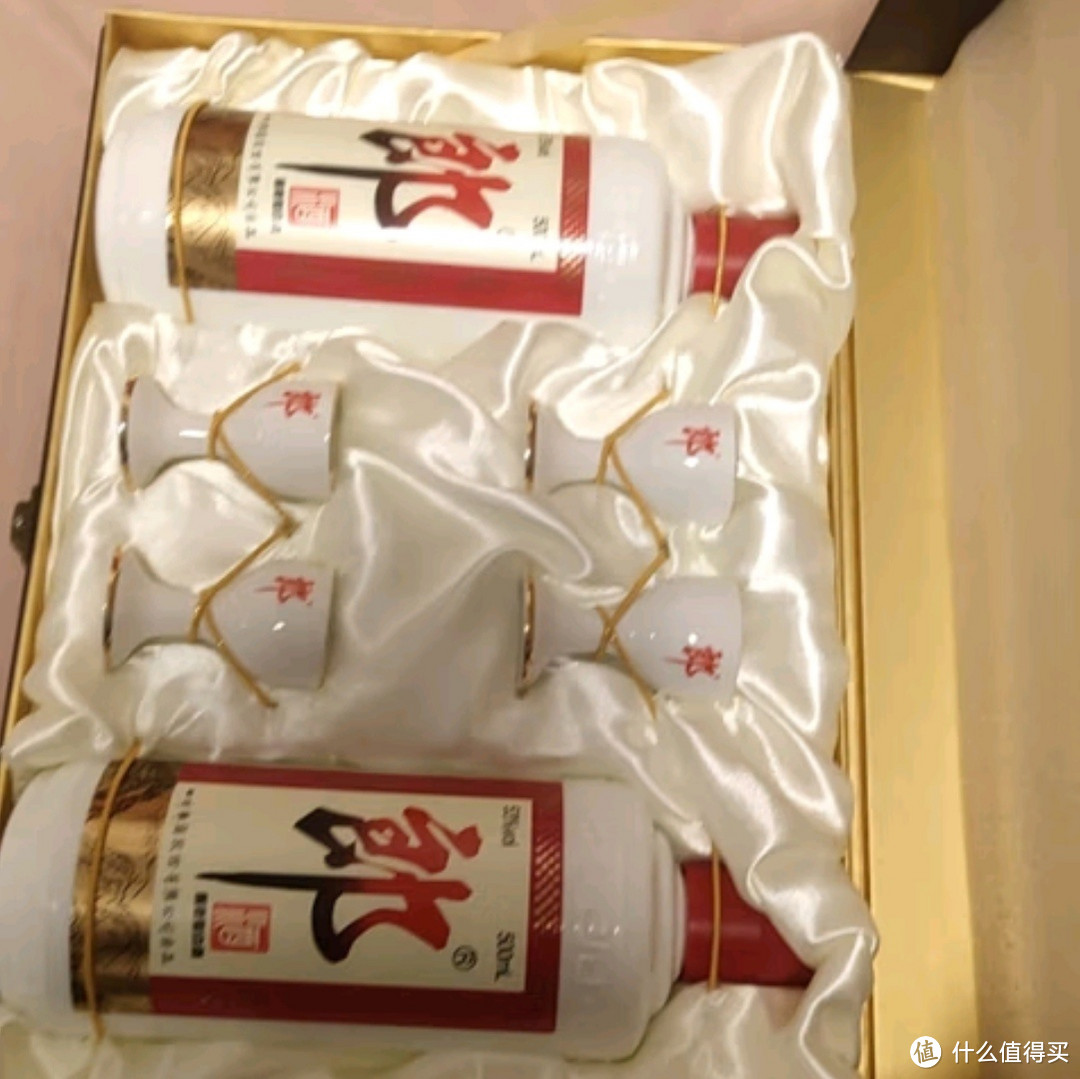 品味经典，探索郎酒之韵 —— 郎牌郎酒酱香型白酒53度礼盒装品鉴