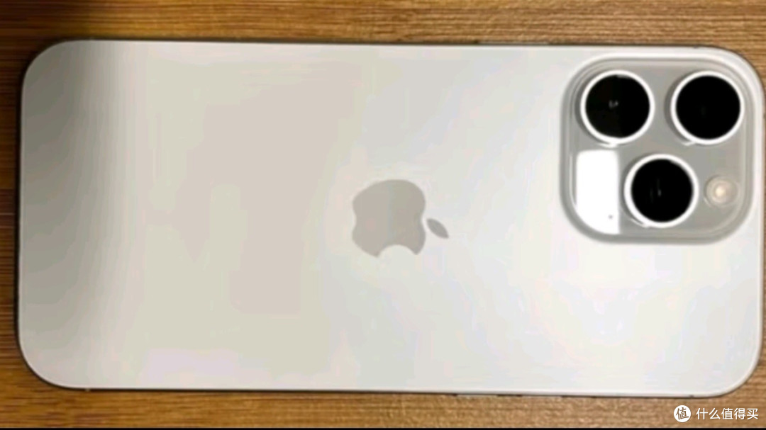 哇!iPhone 16 Pro Max,白色钛金属的诱惑!