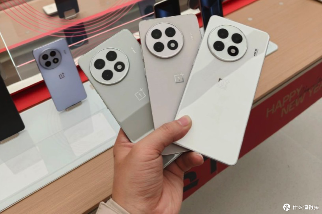 2025年最建议买的三款3000元手机，好评率近100%，价格相当良心！