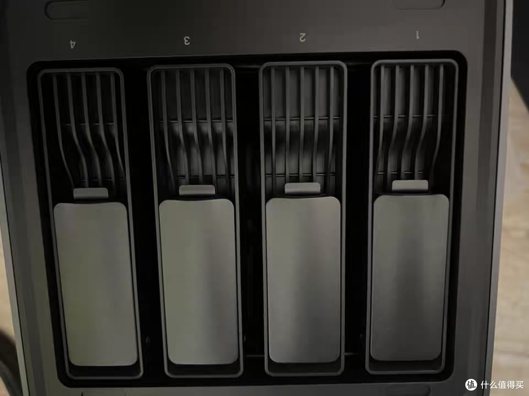 绿联私有云四盘位nas家用家庭网络存储服务器DX4600Pro个